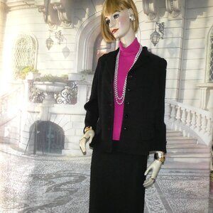 St. John Collection Skirt Suit Size 10 Black Nubby Weave Silver Flecks in Jacket